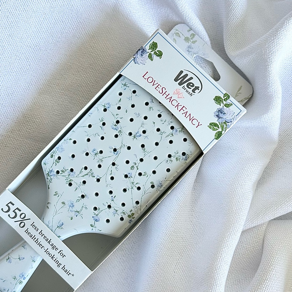 LoveShackFancy X Wet Brush Paddle Detangler Hair Brush English Ivy Blue